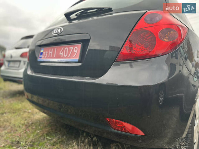 Черный Киа Сид, объемом двигателя 1.4 л и пробегом 161 тыс. км за 5500 $, фото 3 на Automoto.ua