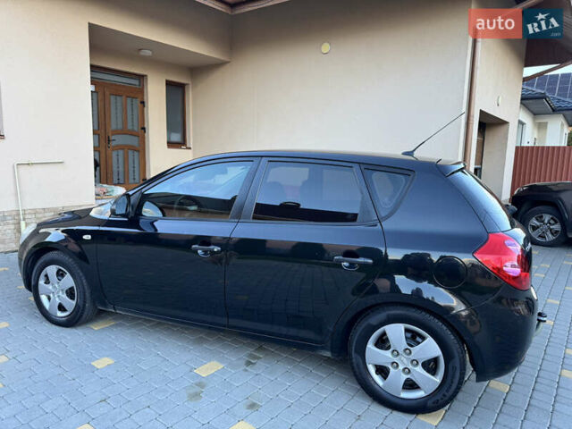 Черный Киа Сид, объемом двигателя 1.4 л и пробегом 293 тыс. км за 4300 $, фото 2 на Automoto.ua