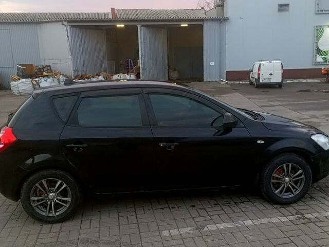 Черный Киа Сид, объемом двигателя 1.6 л и пробегом 287 тыс. км за 4999 $, фото 3 на Automoto.ua