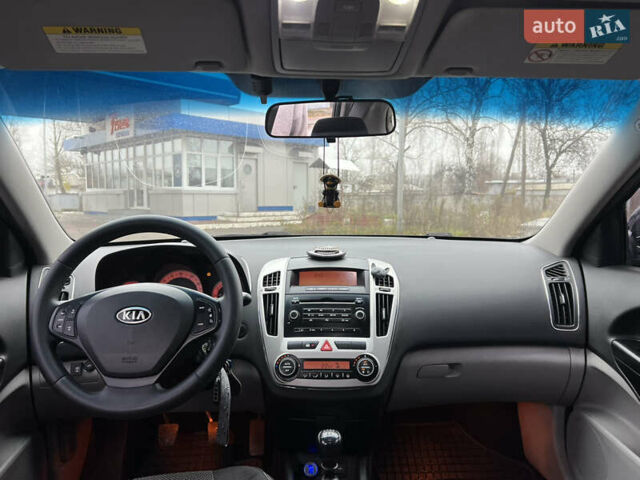 Черный Киа Сид, объемом двигателя 2 л и пробегом 188 тыс. км за 6000 $, фото 12 на Automoto.ua