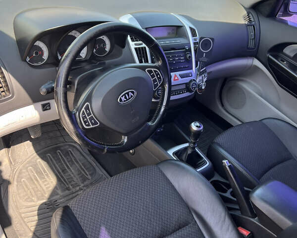 Черный Киа Сид, объемом двигателя 2 л и пробегом 224 тыс. км за 6300 $, фото 17 на Automoto.ua