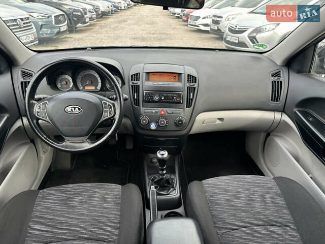 Черный Киа Сид, объемом двигателя 1.4 л и пробегом 161 тыс. км за 6200 $, фото 15 на Automoto.ua