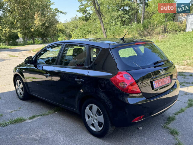 Чорний Кіа Сід, об'ємом двигуна 0 л та пробігом 161 тис. км за 5799 $, фото 9 на Automoto.ua