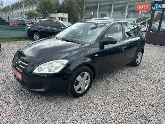 Черный Киа Сид, объемом двигателя 1.4 л и пробегом 161 тыс. км за 6200 $, фото 4 на Automoto.ua