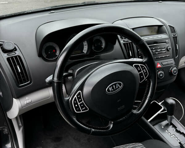 Черный Киа Сид, объемом двигателя 1.6 л и пробегом 238 тыс. км за 6200 $, фото 9 на Automoto.ua