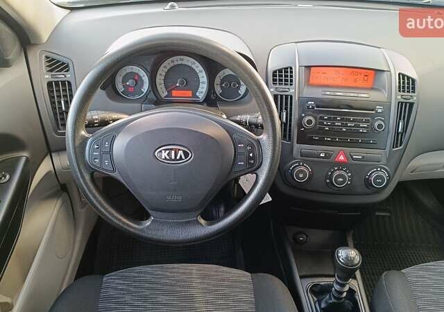 Кіа Сід 2007 у Києві на Automoto.ua Чорний Кіа Сід, об'ємом двигуна 1.4 л та пробігом 109 тис. км за 4885 $, фото 8 на Automoto.ua