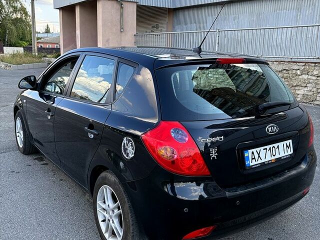 Черный Киа Сид, объемом двигателя 1.4 л и пробегом 206 тыс. км за 4800 $, фото 1 на Automoto.ua