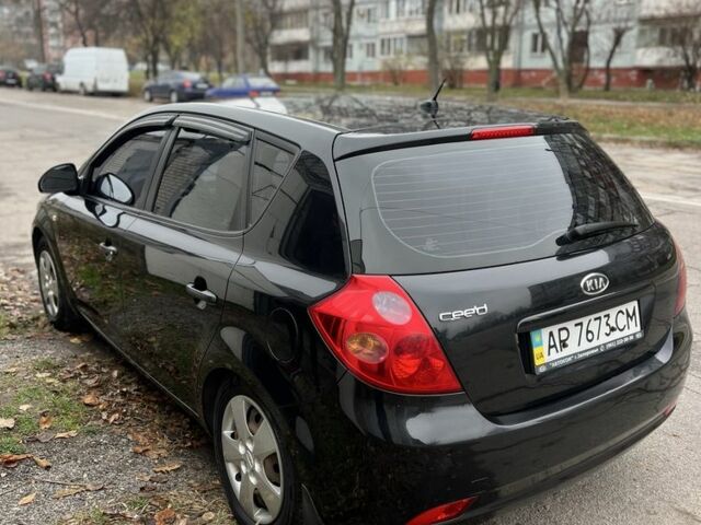 Чорний Кіа Сід, об'ємом двигуна 1.4 л та пробігом 227 тис. км за 6500 $, фото 2 на Automoto.ua