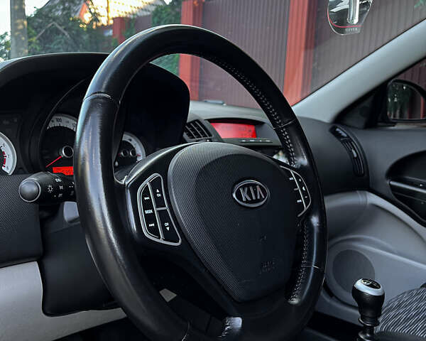 Черный Киа Сид, объемом двигателя 1.4 л и пробегом 219 тыс. км за 5800 $, фото 34 на Automoto.ua