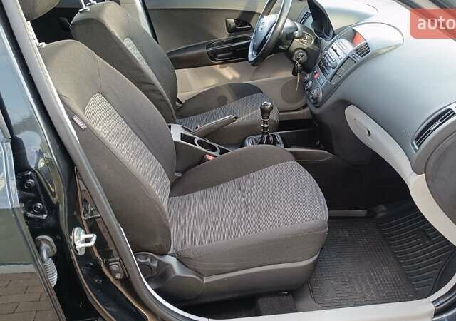 Кіа Сід 2007 у Києві на Automoto.ua Чорний Кіа Сід, об'ємом двигуна 1.4 л та пробігом 109 тис. км за 4885 $, фото 5 на Automoto.ua