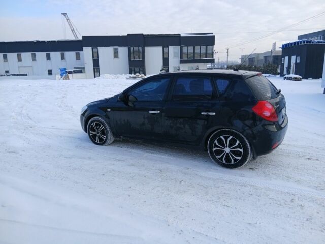 Черный Киа Сид, объемом двигателя 1.4 л и пробегом 250 тыс. км за 3999 $, фото 12 на Automoto.ua