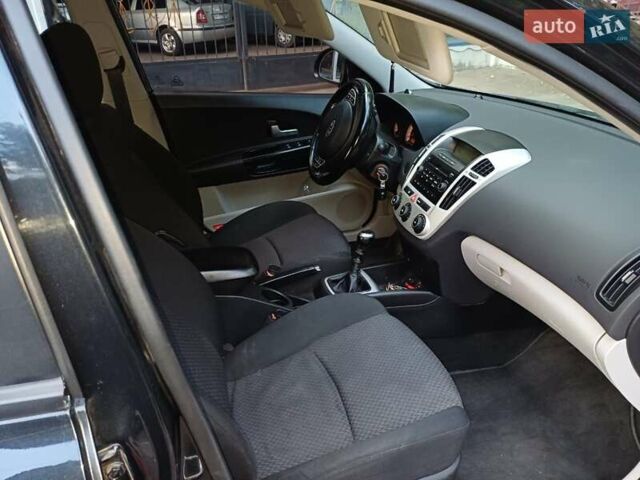 Черный Киа Сид, объемом двигателя 1.4 л и пробегом 250 тыс. км за 5200 $, фото 8 на Automoto.ua