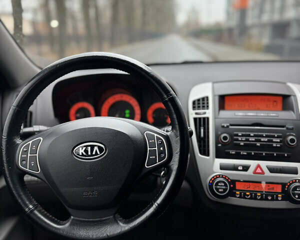 Черный Киа Сид, объемом двигателя 1.98 л и пробегом 254 тыс. км за 5500 $, фото 14 на Automoto.ua