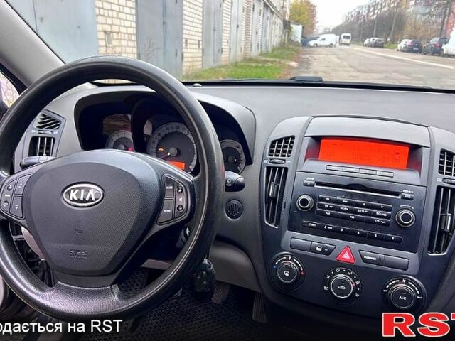 Черный Киа Сид, объемом двигателя 1.6 л и пробегом 278 тыс. км за 5000 $, фото 2 на Automoto.ua