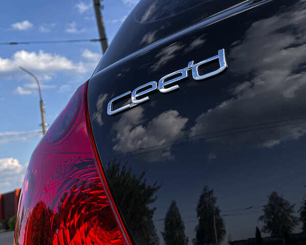 Черный Киа Сид, объемом двигателя 1.4 л и пробегом 219 тыс. км за 5800 $, фото 18 на Automoto.ua