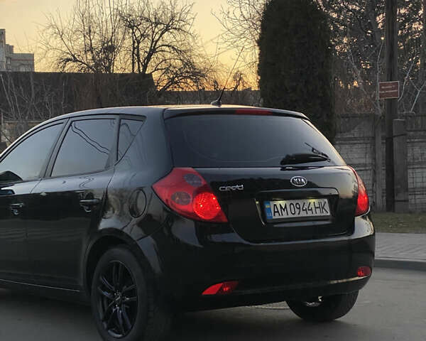 Черный Киа Сид, объемом двигателя 1.58 л и пробегом 333 тыс. км за 5200 $, фото 7 на Automoto.ua