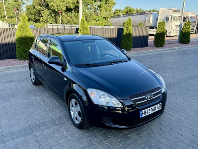 Черный Киа Сид, объемом двигателя 1.4 л и пробегом 160 тыс. км за 5550 $, фото 8 на Automoto.ua