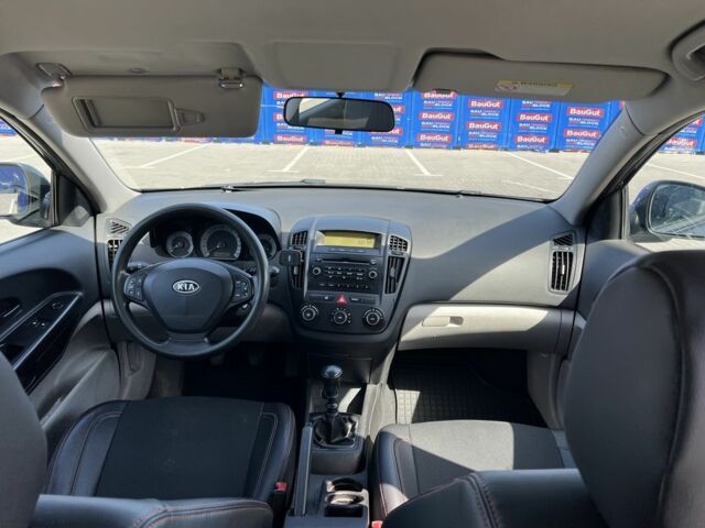 Черный Киа Сид, объемом двигателя 1.4 л и пробегом 260 тыс. км за 4200 $, фото 5 на Automoto.ua