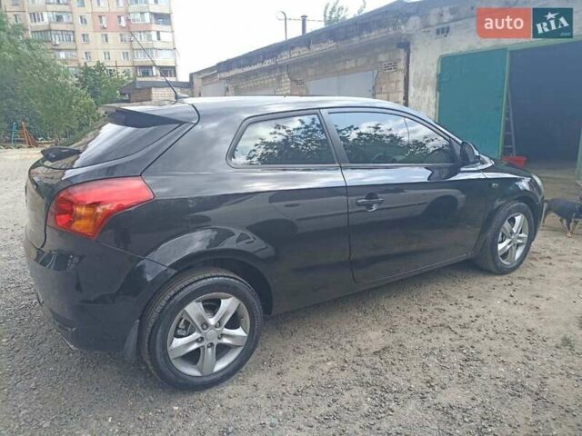 Черный Киа Сид, объемом двигателя 1.4 л и пробегом 200 тыс. км за 4800 $, фото 1 на Automoto.ua