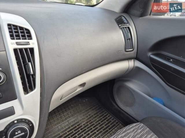 Чорний Кіа Сід, об'ємом двигуна 1.6 л та пробігом 247 тис. км за 5399 $, фото 29 на Automoto.ua