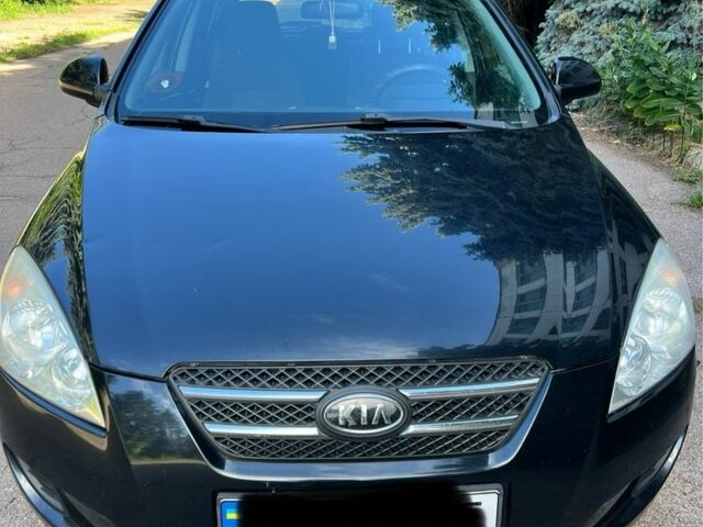 Чорний Кіа Сід, об'ємом двигуна 0 л та пробігом 220 тис. км за 4700 $, фото 3 на Automoto.ua