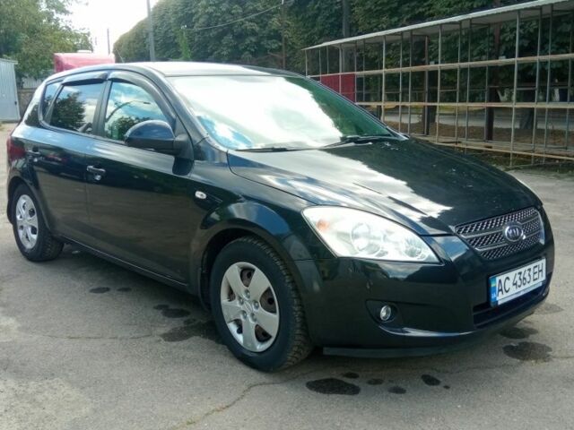 Черный Киа Сид, объемом двигателя 1.4 л и пробегом 178 тыс. км за 4850 $, фото 3 на Automoto.ua