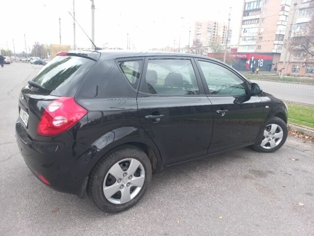 Черный Киа Сид, объемом двигателя 1.6 л и пробегом 231 тыс. км за 5200 $, фото 2 на Automoto.ua