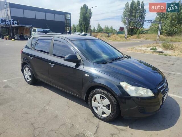 Чорний Кіа Сід, об'ємом двигуна 1.59 л та пробігом 200 тис. км за 6200 $, фото 1 на Automoto.ua