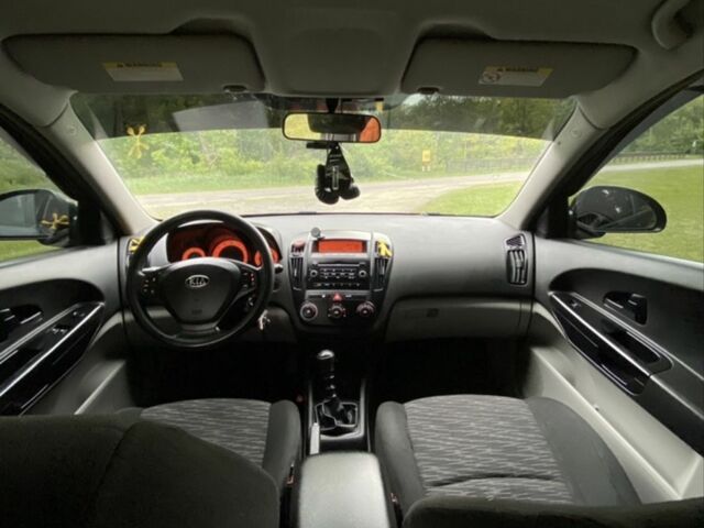 Чорний Кіа Сід, об'ємом двигуна 1.4 л та пробігом 330 тис. км за 4499 $, фото 9 на Automoto.ua