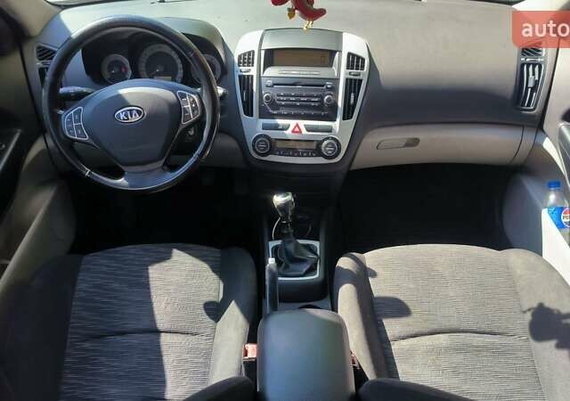 Черный Киа Сид, объемом двигателя 1.6 л и пробегом 204 тыс. км за 7200 $, фото 9 на Automoto.ua