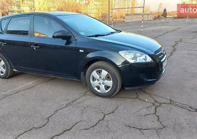 Черный Киа Сид, объемом двигателя 1.6 л и пробегом 165 тыс. км за 6300 $, фото 7 на Automoto.ua