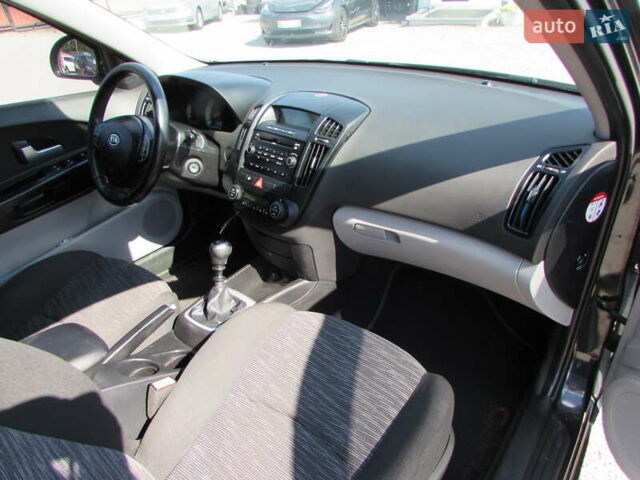 Черный Киа Сид, объемом двигателя 1.6 л и пробегом 147 тыс. км за 5998 $, фото 17 на Automoto.ua