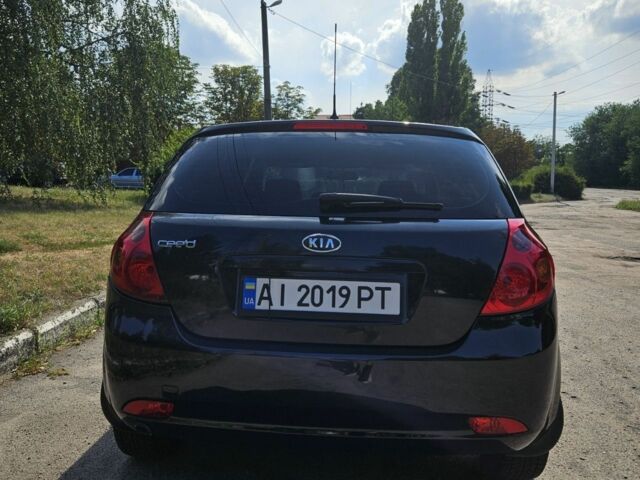 Черный Киа Сид, объемом двигателя 1.6 л и пробегом 190 тыс. км за 4950 $, фото 5 на Automoto.ua