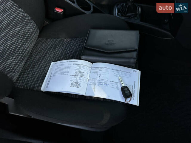 Чорний Кіа Сід, об'ємом двигуна 1.4 л та пробігом 226 тис. км за 5900 $, фото 52 на Automoto.ua