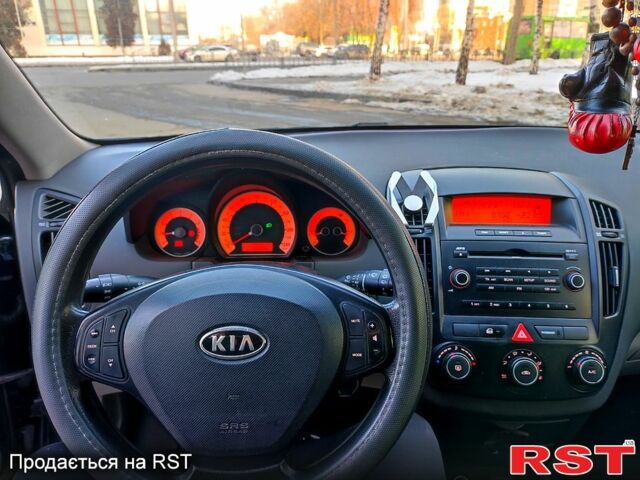 Черный Киа Сид, объемом двигателя 1.4 л и пробегом 350 тыс. км за 4300 $, фото 4 на Automoto.ua