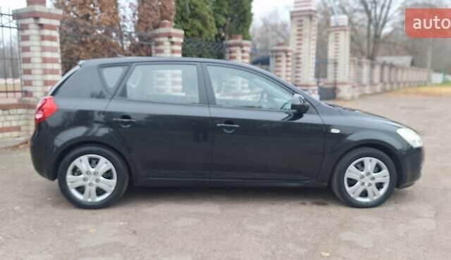 Черный Киа Сид, объемом двигателя 1.6 л и пробегом 220 тыс. км за 5850 $, фото 14 на Automoto.ua