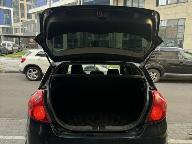 Черный Киа Сид, объемом двигателя 1.4 л и пробегом 330 тыс. км за 4499 $, фото 7 на Automoto.ua