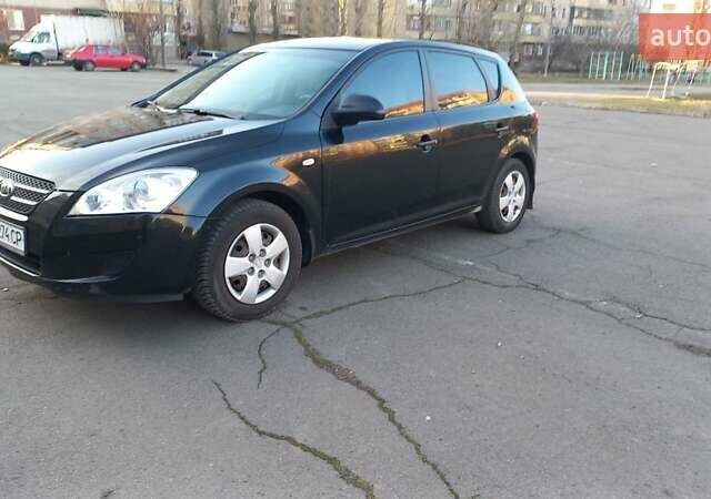 Черный Киа Сид, объемом двигателя 1.6 л и пробегом 165 тыс. км за 6300 $, фото 6 на Automoto.ua