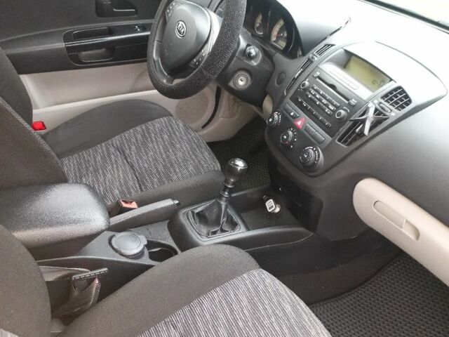 Черный Киа Сид, объемом двигателя 1.6 л и пробегом 231 тыс. км за 5200 $, фото 7 на Automoto.ua