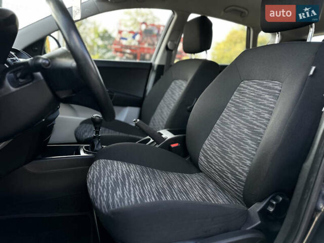 Чорний Кіа Сід, об'ємом двигуна 1.4 л та пробігом 226 тис. км за 5900 $, фото 31 на Automoto.ua