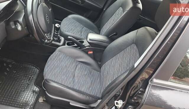 Черный Киа Сид, объемом двигателя 1.6 л и пробегом 220 тыс. км за 5850 $, фото 31 на Automoto.ua