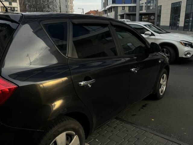 Черный Киа Сид, объемом двигателя 1.4 л и пробегом 330 тыс. км за 4499 $, фото 4 на Automoto.ua