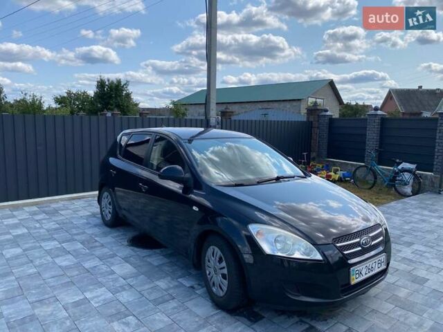 Кіа Сід 2008 у Сарнах на Automoto.ua Чорний Кіа Сід, об'ємом двигуна 1.4 л та пробігом 249 тис. км за 5200 $, фото 1 на Automoto.ua