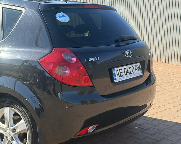 Черный Киа Сид, объемом двигателя 2 л и пробегом 202 тыс. км за 5900 $, фото 13 на Automoto.ua