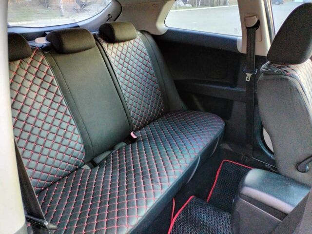 Чорний Кіа Сід, об'ємом двигуна 1.4 л та пробігом 185 тис. км за 5650 $, фото 5 на Automoto.ua