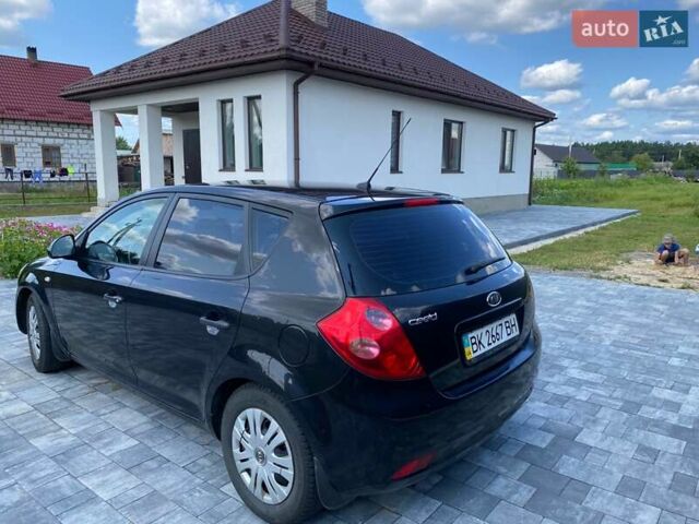 Кіа Сід 2008 у Сарнах на Automoto.ua Чорний Кіа Сід, об'ємом двигуна 1.4 л та пробігом 249 тис. км за 5200 $, фото 2 на Automoto.ua