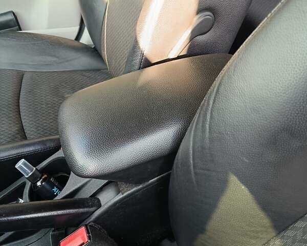 Черный Киа Сид, объемом двигателя 2 л и пробегом 281 тыс. км за 6100 $, фото 10 на Automoto.ua