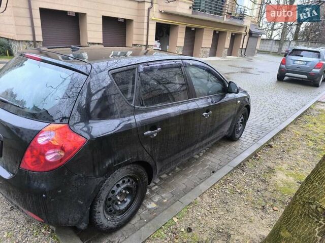 Чорний Кіа Сід, об'ємом двигуна 1.4 л та пробігом 180 тис. км за 3900 $, фото 1 на Automoto.ua