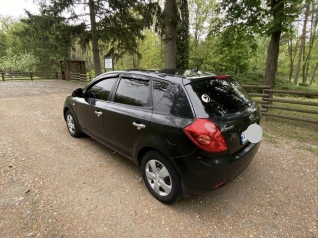 Чорний Кіа Сід, об'ємом двигуна 1.4 л та пробігом 330 тис. км за 4499 $, фото 4 на Automoto.ua