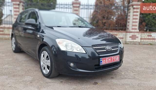 Черный Киа Сид, объемом двигателя 1.6 л и пробегом 220 тыс. км за 5850 $, фото 5 на Automoto.ua